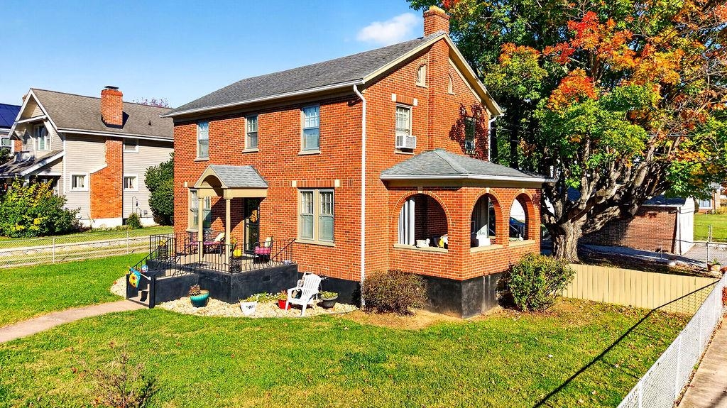 901 SPRINGHILL RD, STAUNTON, Virginia 24401, 4 Bedrooms Bedrooms, ,3 BathroomsBathrooms,Residential,901 SPRINGHILL RD,683234 MLS # 683234 901 SPRINGHILL RD, STAUNTON, Virginia 24401, 4 Bedrooms Bedrooms, ,3 BathroomsBathrooms,Residential,901 SPRINGHILL RD,683234 MLS # 683234