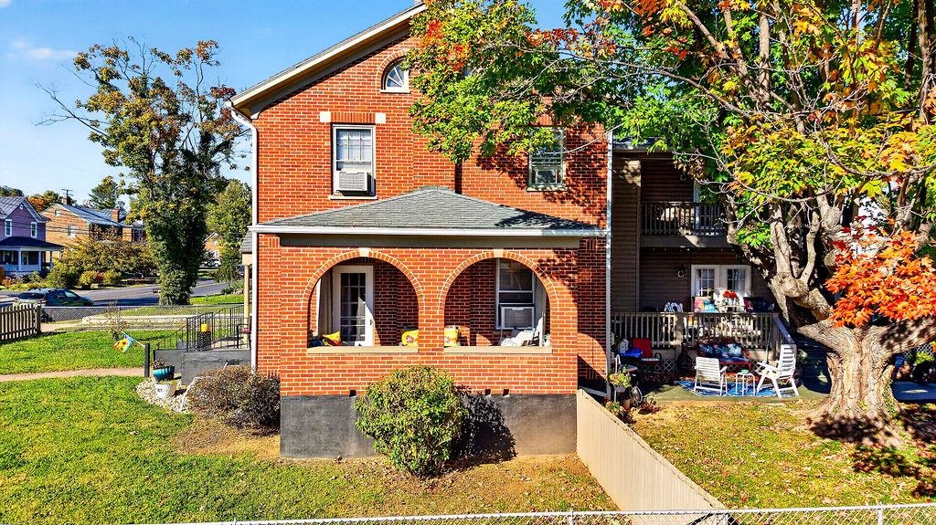 901 SPRINGHILL RD, STAUNTON, Virginia 24401, 4 Bedrooms Bedrooms, ,3 BathroomsBathrooms,Residential,901 SPRINGHILL RD,683234 MLS # 683234 901 SPRINGHILL RD, STAUNTON, Virginia 24401, 4 Bedrooms Bedrooms, ,3 BathroomsBathrooms,Residential,901 SPRINGHILL RD,683234 MLS # 683234