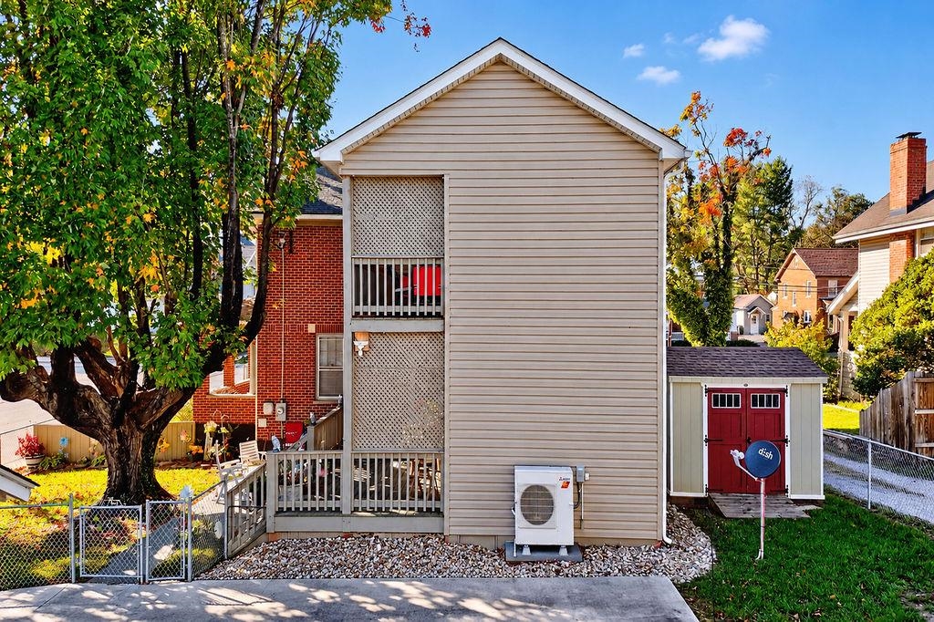 901 SPRINGHILL RD, STAUNTON, Virginia 24401, 4 Bedrooms Bedrooms, ,3 BathroomsBathrooms,Residential,901 SPRINGHILL RD,683234 MLS # 683234 901 SPRINGHILL RD, STAUNTON, Virginia 24401, 4 Bedrooms Bedrooms, ,3 BathroomsBathrooms,Residential,901 SPRINGHILL RD,683234 MLS # 683234