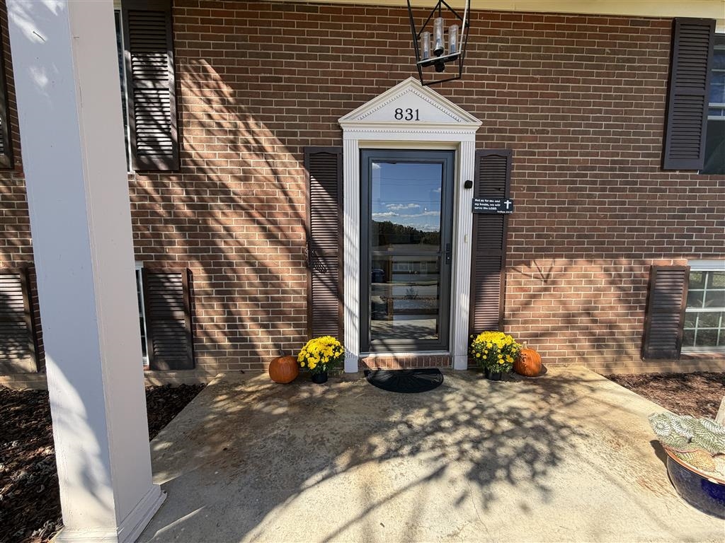 831 PAUL ST, STAUNTON, Virginia 24401, 3 Bedrooms Bedrooms, ,2 BathroomsBathrooms,Residential,831 PAUL ST,683235 MLS # 683235