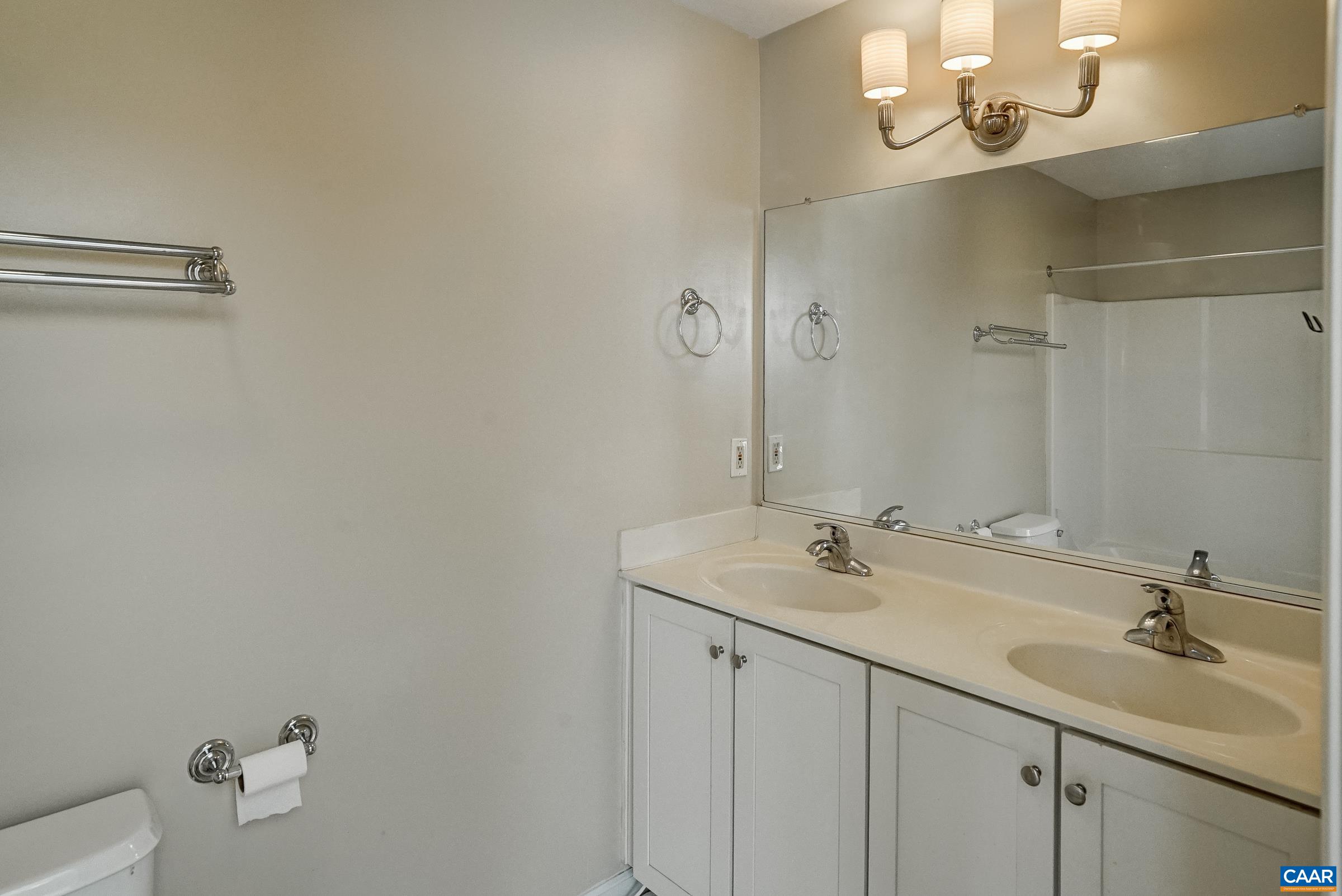 ensuite primary bath