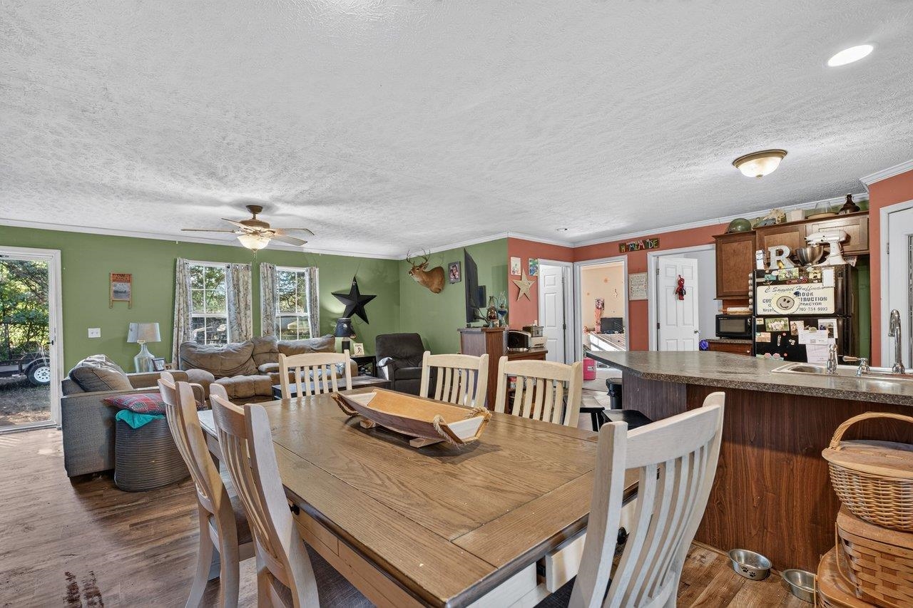 138 STONEWALL RD, WEYERS CAVE, Virginia 24486, 3 Bedrooms Bedrooms, ,2 BathroomsBathrooms,Residential,138 STONEWALL RD,683237 MLS # 683237