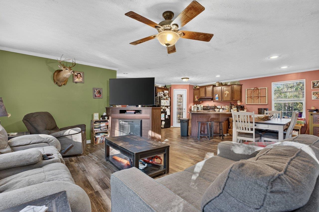 138 STONEWALL RD, WEYERS CAVE, Virginia 24486, 3 Bedrooms Bedrooms, ,2 BathroomsBathrooms,Residential,138 STONEWALL RD,683237 MLS # 683237