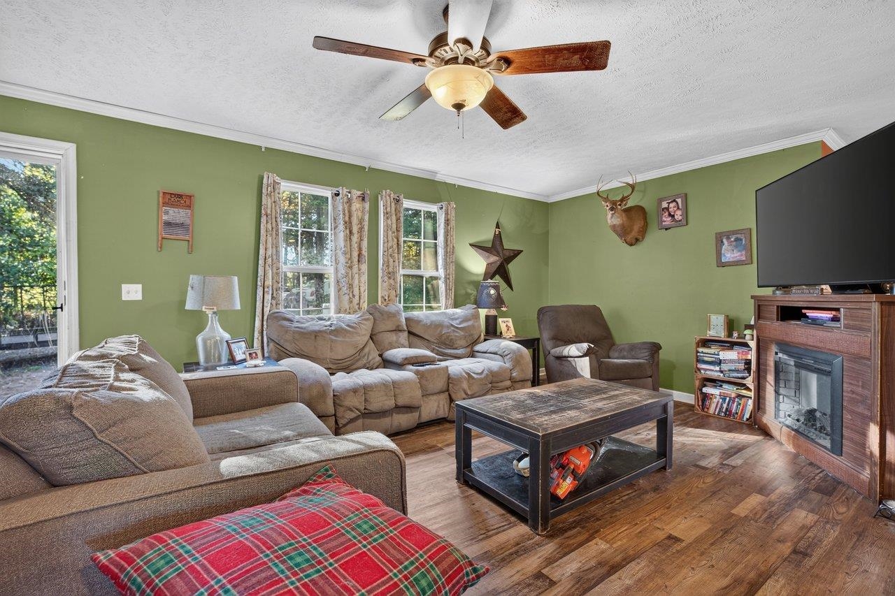 138 STONEWALL RD, WEYERS CAVE, Virginia 24486, 3 Bedrooms Bedrooms, ,2 BathroomsBathrooms,Residential,138 STONEWALL RD,683237 MLS # 683237