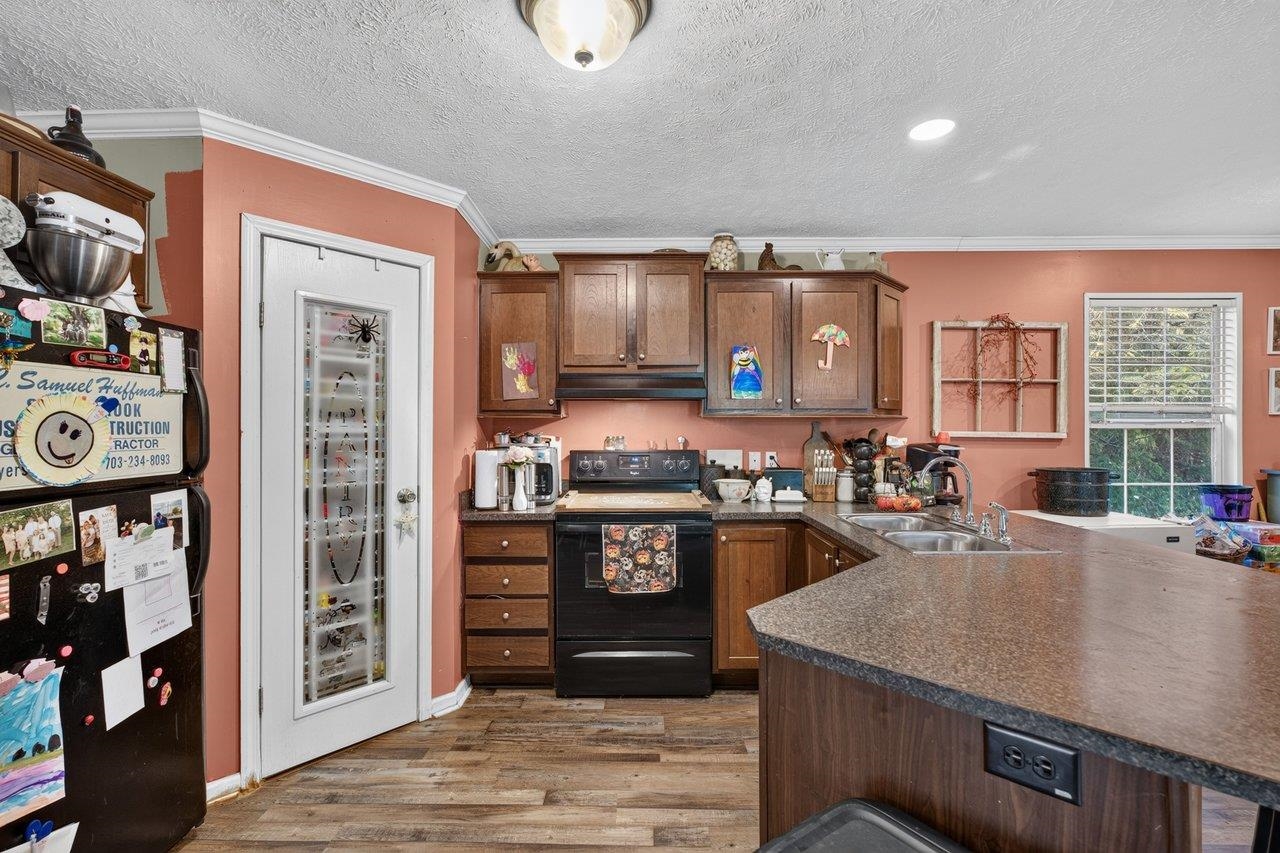 138 STONEWALL RD, WEYERS CAVE, Virginia 24486, 3 Bedrooms Bedrooms, ,2 BathroomsBathrooms,Residential,138 STONEWALL RD,683237 MLS # 683237