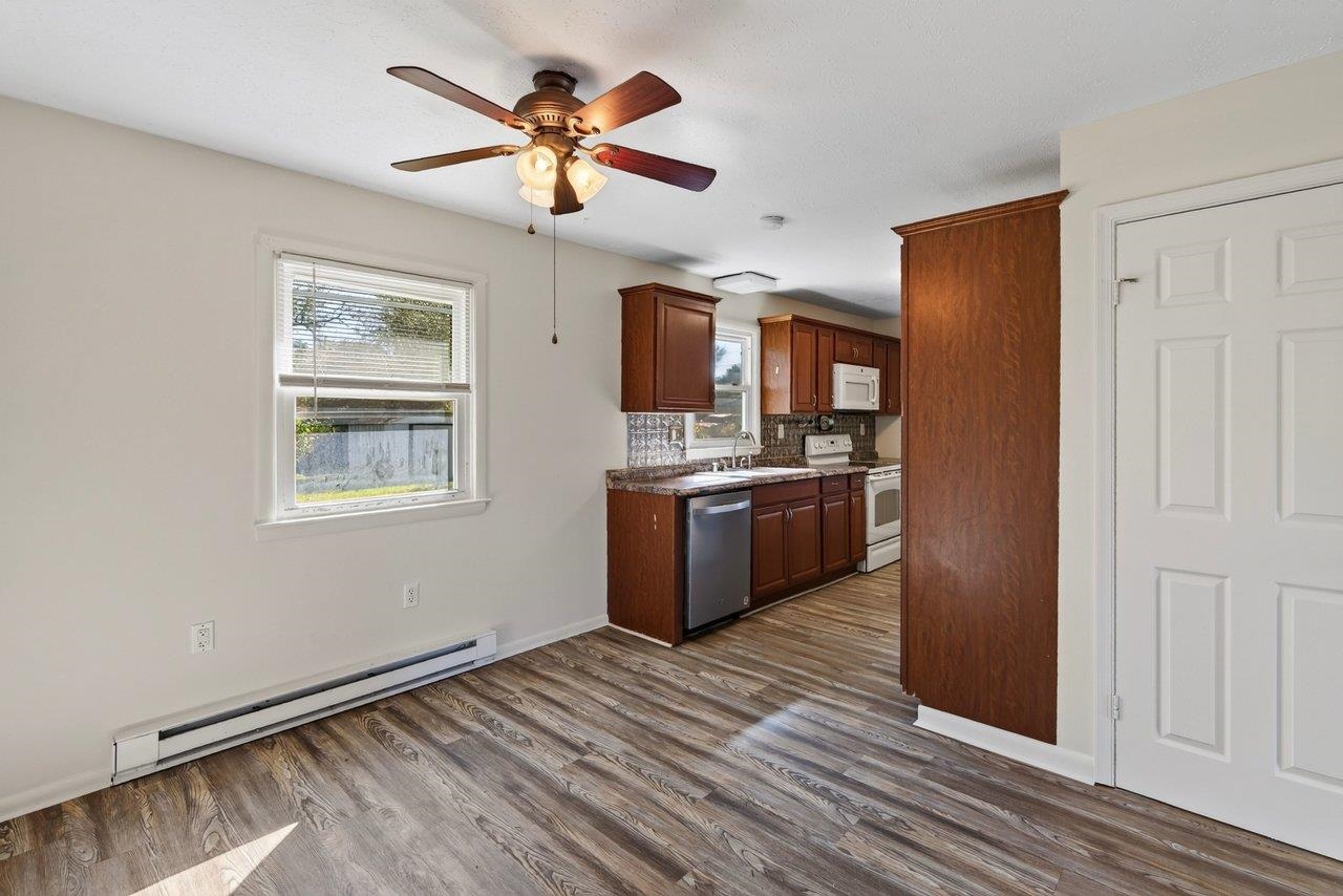 3 W OLD BARN RD, LURAY, Virginia 22835, 3 Bedrooms Bedrooms, ,1 BathroomBathrooms,Residential,3 W OLD BARN RD,683250 MLS # 683250 3 W OLD BARN RD, LURAY, Virginia 22835, 3 Bedrooms Bedrooms, ,1 BathroomBathrooms,Residential,3 W OLD BARN RD,683250 MLS # 683250