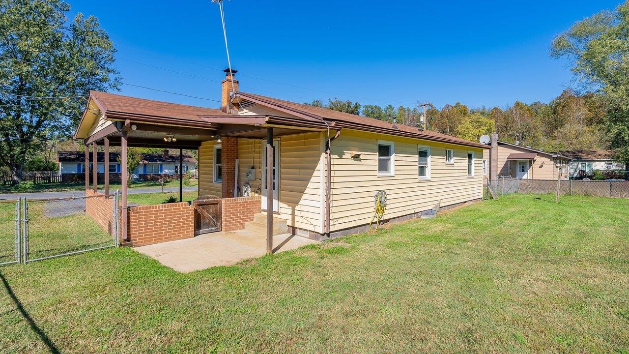 3 W OLD BARN RD, LURAY, Virginia 22835, 3 Bedrooms Bedrooms, ,1 BathroomBathrooms,Residential,3 W OLD BARN RD,683250 MLS # 683250 3 W OLD BARN RD, LURAY, Virginia 22835, 3 Bedrooms Bedrooms, ,1 BathroomBathrooms,Residential,3 W OLD BARN RD,683250 MLS # 683250