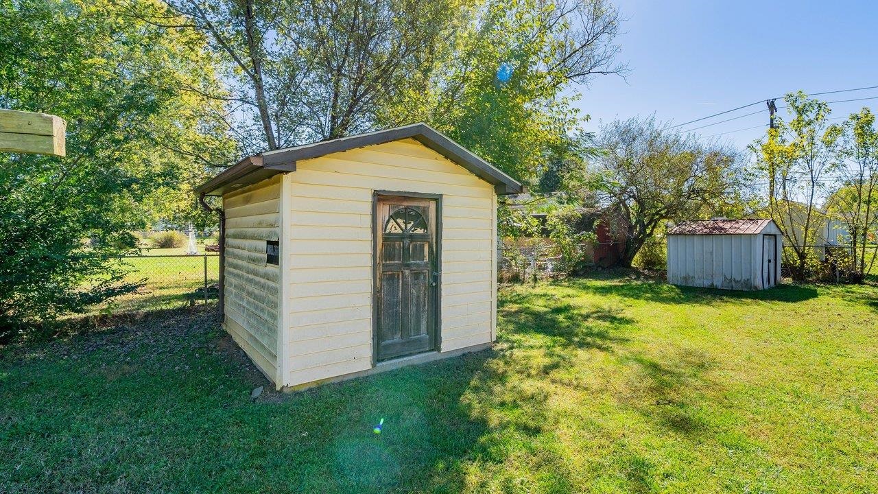 3 W OLD BARN RD, LURAY, Virginia 22835, 3 Bedrooms Bedrooms, ,1 BathroomBathrooms,Residential,3 W OLD BARN RD,683250 MLS # 683250 3 W OLD BARN RD, LURAY, Virginia 22835, 3 Bedrooms Bedrooms, ,1 BathroomBathrooms,Residential,3 W OLD BARN RD,683250 MLS # 683250
