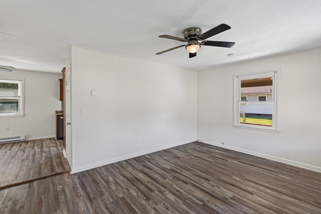 3 W OLD BARN RD, LURAY, Virginia 22835, 3 Bedrooms Bedrooms, ,1 BathroomBathrooms,Residential,3 W OLD BARN RD,683250 MLS # 683250 3 W OLD BARN RD, LURAY, Virginia 22835, 3 Bedrooms Bedrooms, ,1 BathroomBathrooms,Residential,3 W OLD BARN RD,683250 MLS # 683250