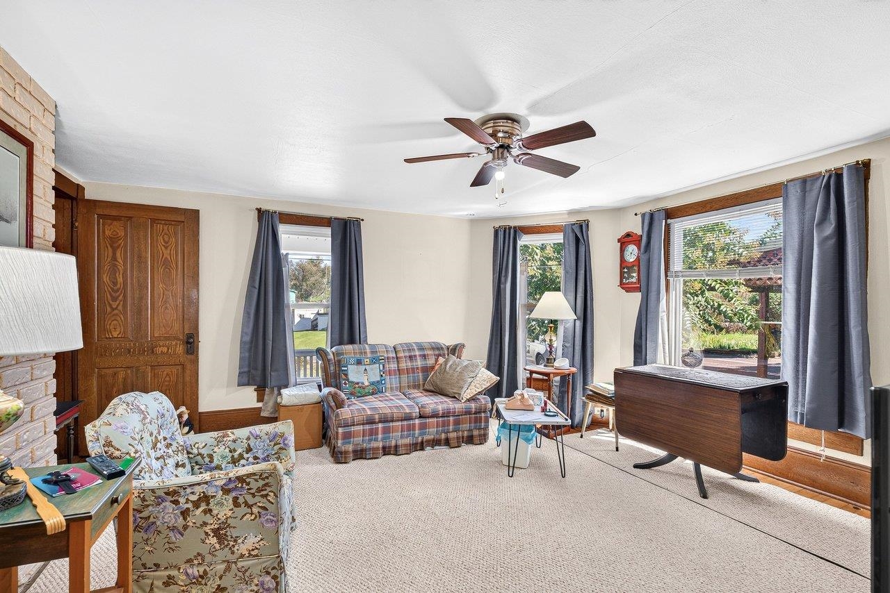 2301 MAYLAND RD, BROADWAY, Virginia 22815, 4 Bedrooms Bedrooms, ,2 BathroomsBathrooms,Residential,2301 MAYLAND RD,683256 MLS # 683256