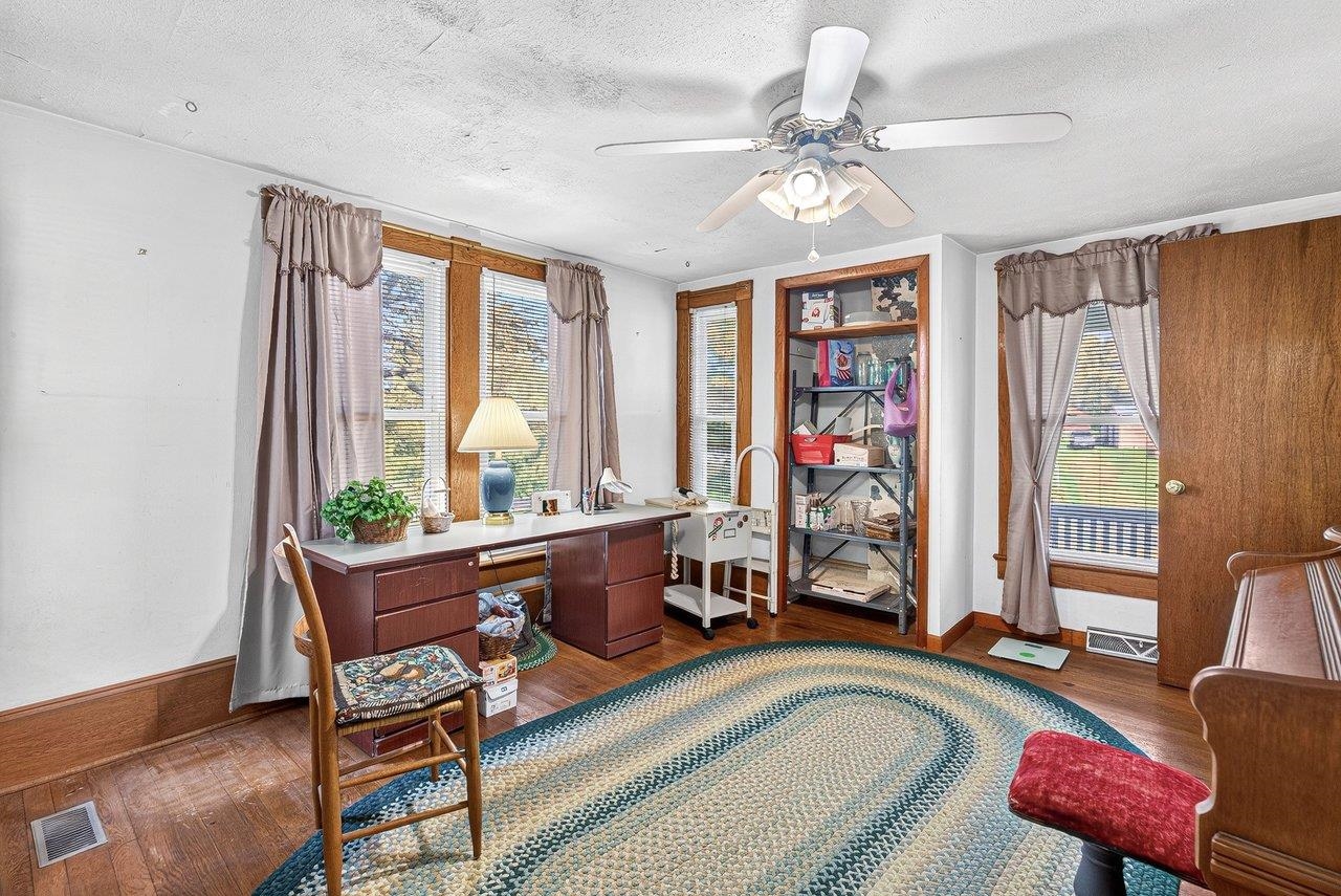2301 MAYLAND RD, BROADWAY, Virginia 22815, 4 Bedrooms Bedrooms, ,2 BathroomsBathrooms,Residential,2301 MAYLAND RD,683256 MLS # 683256