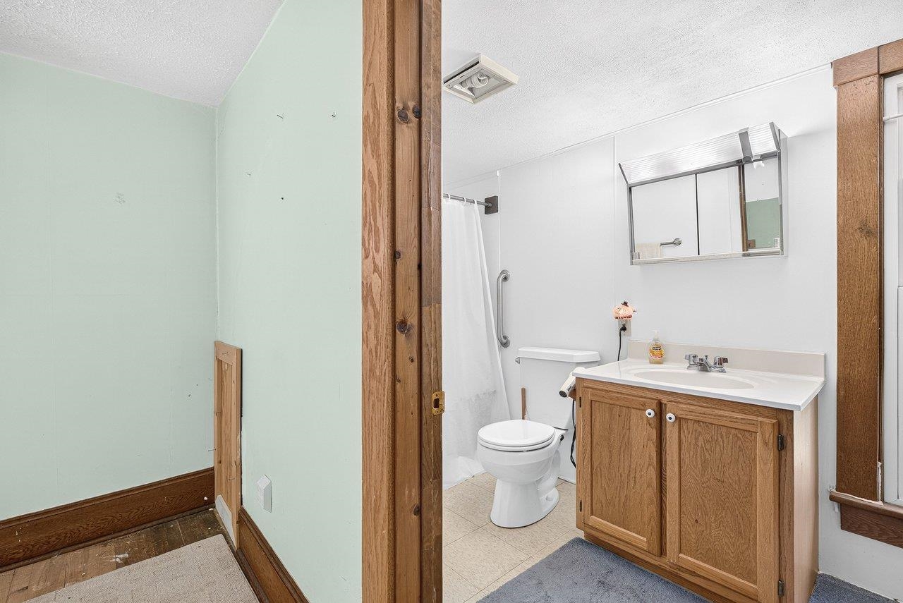 2301 MAYLAND RD, BROADWAY, Virginia 22815, 4 Bedrooms Bedrooms, ,2 BathroomsBathrooms,Residential,2301 MAYLAND RD,683256 MLS # 683256
