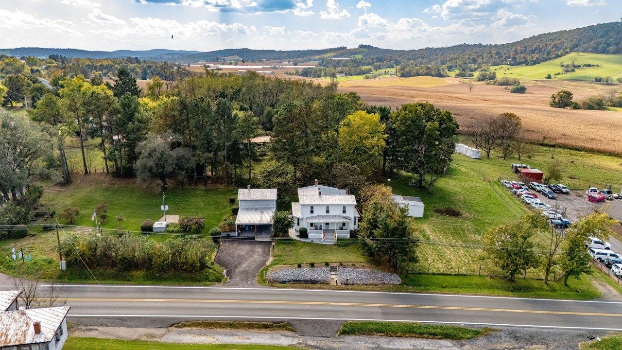 2301 MAYLAND RD, BROADWAY, Virginia 22815, 4 Bedrooms Bedrooms, ,2 BathroomsBathrooms,Residential,2301 MAYLAND RD,683256 MLS # 683256