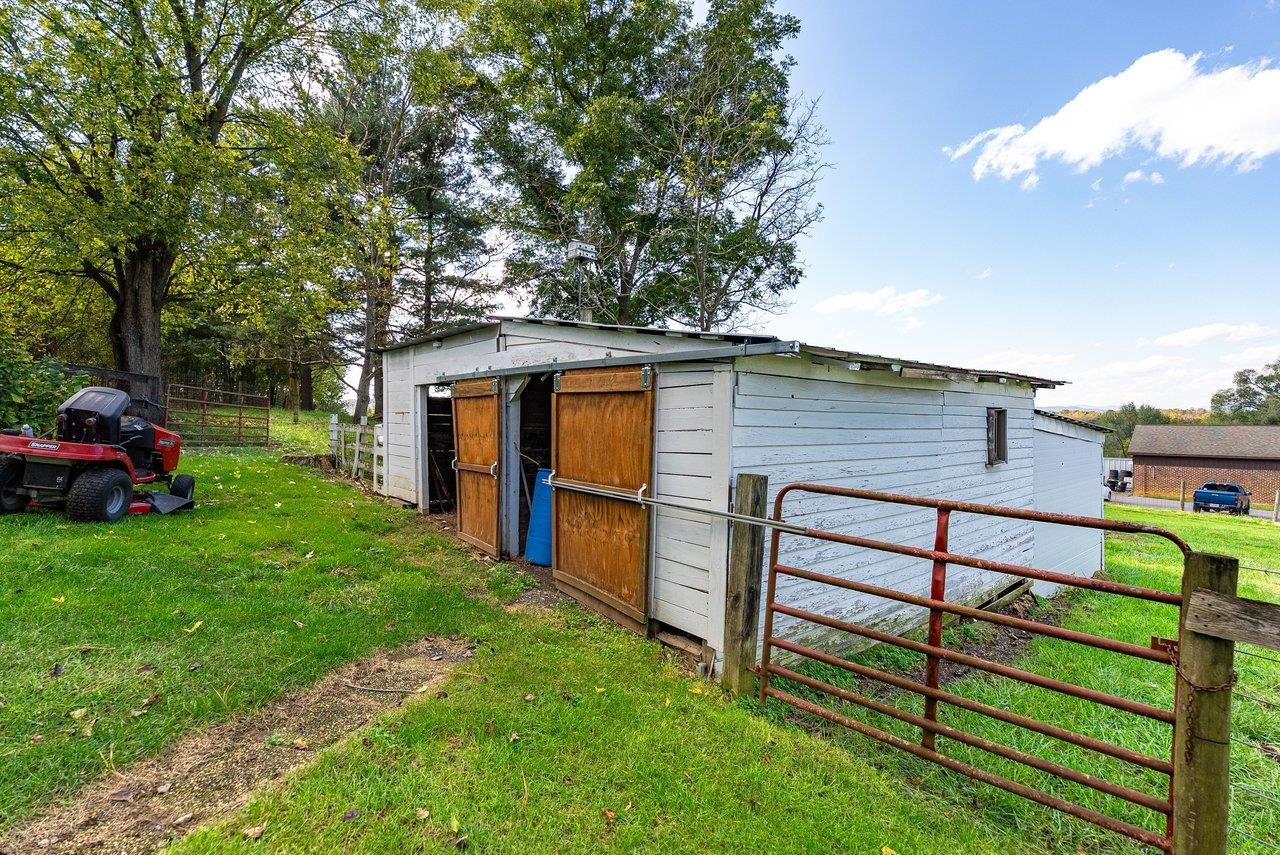 2301 MAYLAND RD, BROADWAY, Virginia 22815, 4 Bedrooms Bedrooms, ,2 BathroomsBathrooms,Residential,2301 MAYLAND RD,683256 MLS # 683256