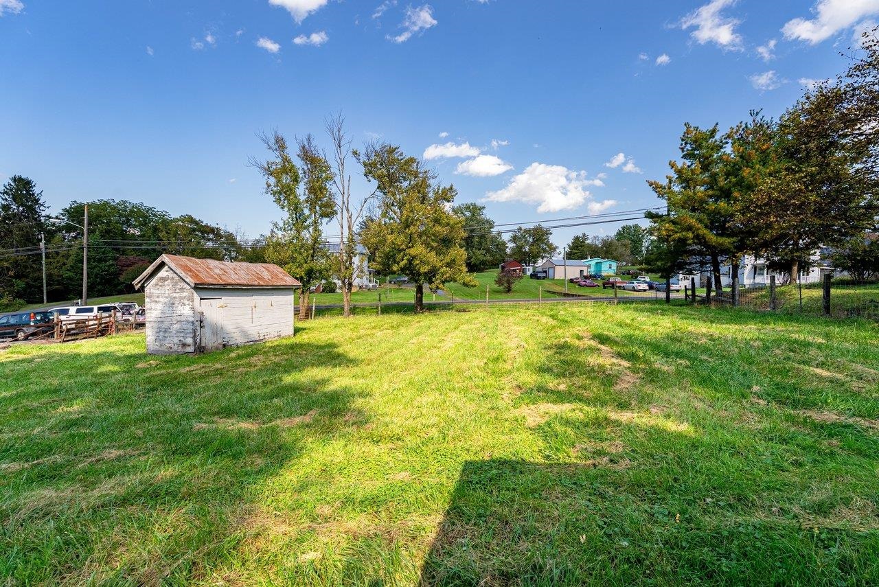 2301 MAYLAND RD, BROADWAY, Virginia 22815, 4 Bedrooms Bedrooms, ,2 BathroomsBathrooms,Residential,2301 MAYLAND RD,683256 MLS # 683256