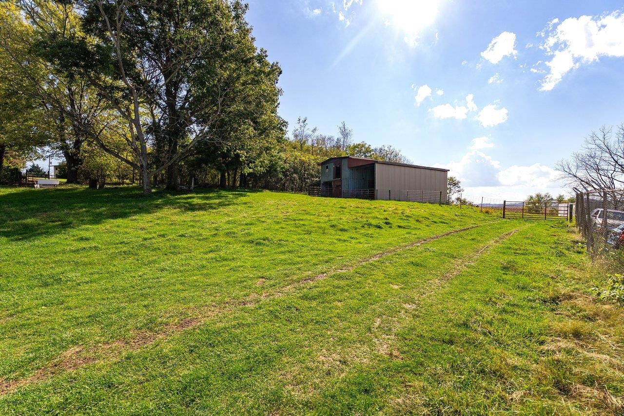 2301 MAYLAND RD, BROADWAY, Virginia 22815, 4 Bedrooms Bedrooms, ,2 BathroomsBathrooms,Residential,2301 MAYLAND RD,683256 MLS # 683256