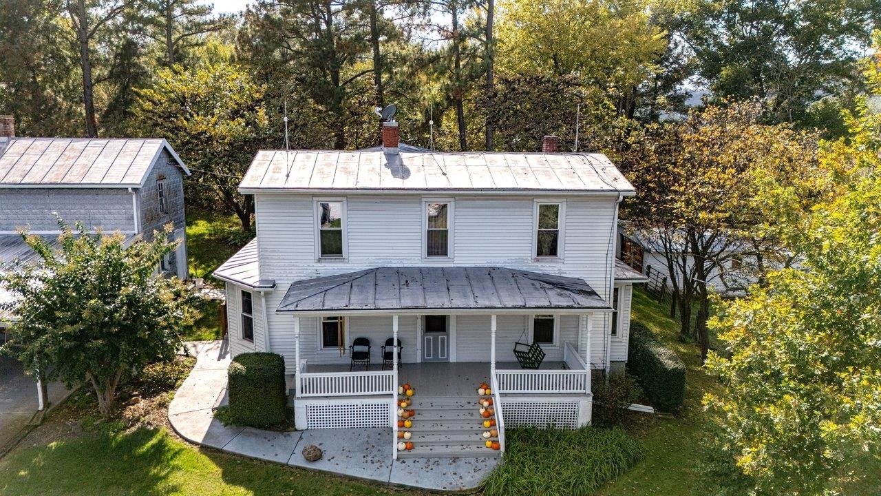 2301 MAYLAND RD, BROADWAY, Virginia 22815, 4 Bedrooms Bedrooms, ,2 BathroomsBathrooms,Residential,2301 MAYLAND RD,683256 MLS # 683256