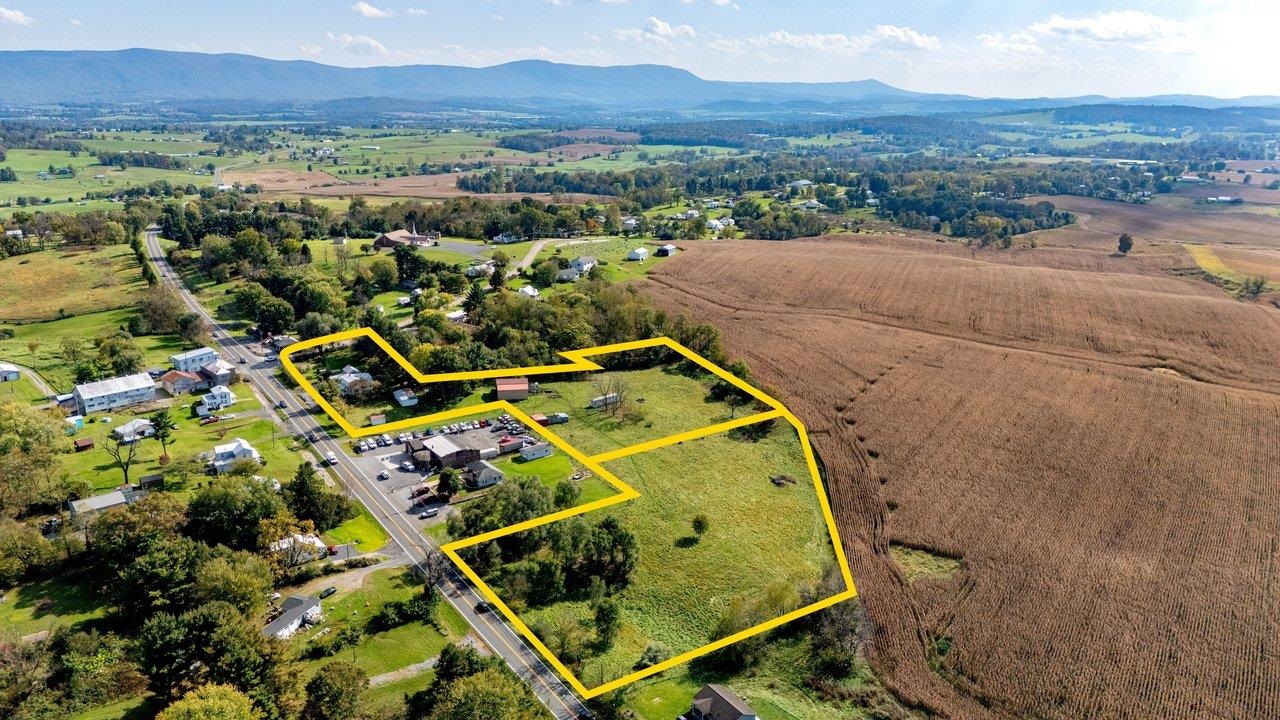2301 MAYLAND RD, BROADWAY, Virginia 22815, 4 Bedrooms Bedrooms, ,2 BathroomsBathrooms,Residential,2301 MAYLAND RD,683256 MLS # 683256
