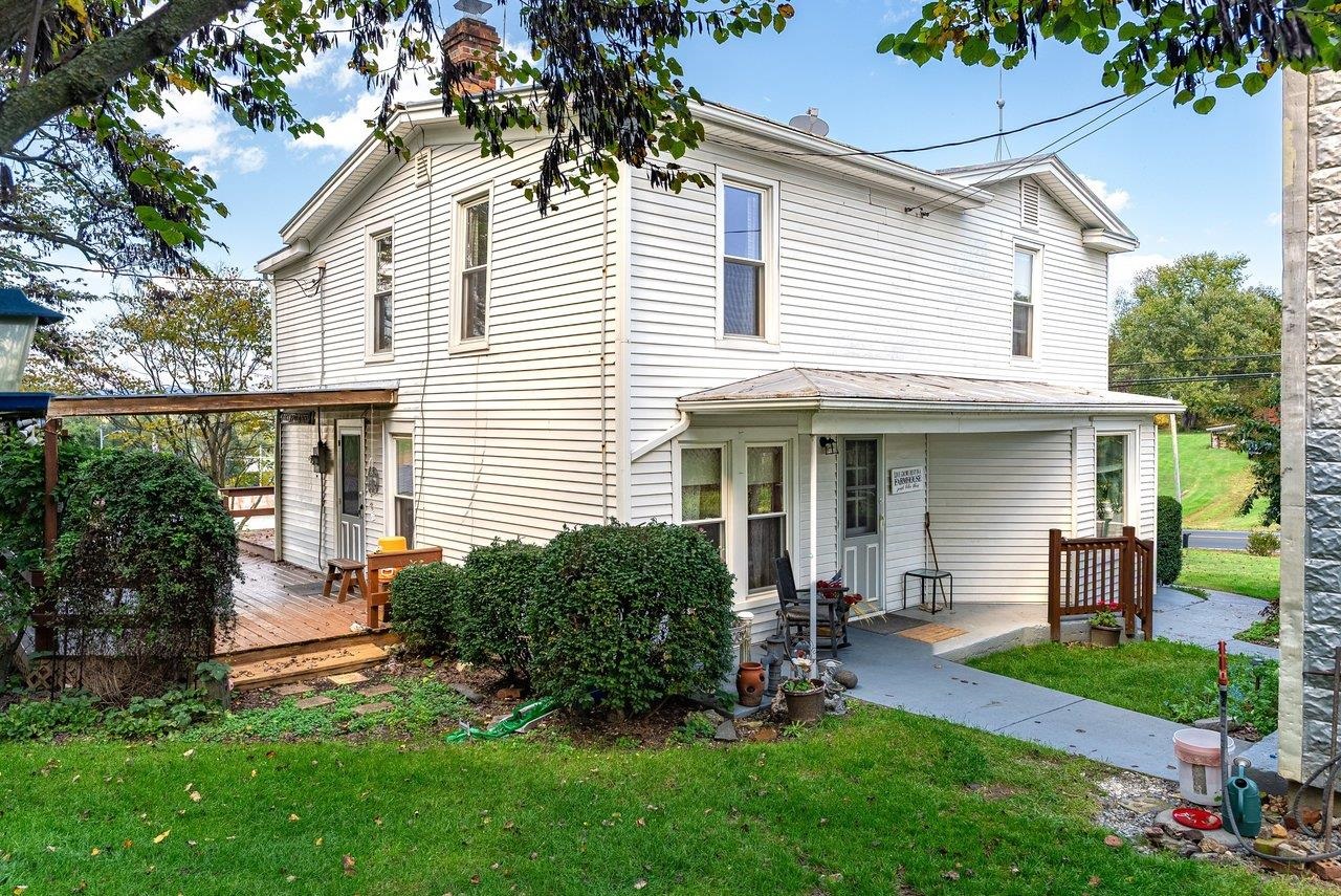 2301 MAYLAND RD, BROADWAY, Virginia 22815, 4 Bedrooms Bedrooms, ,2 BathroomsBathrooms,Residential,2301 MAYLAND RD,683256 MLS # 683256