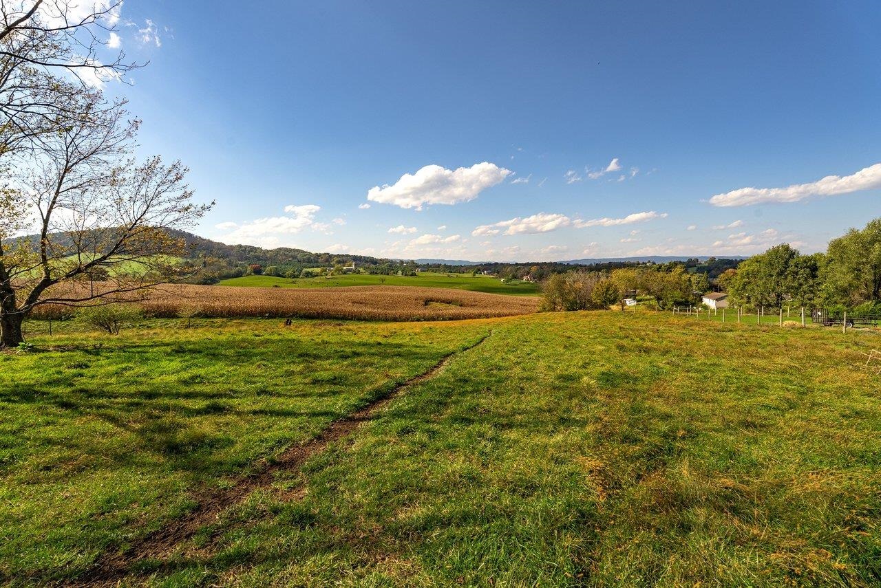 2301 MAYLAND RD, BROADWAY, Virginia 22815, 4 Bedrooms Bedrooms, ,2 BathroomsBathrooms,Residential,2301 MAYLAND RD,683256 MLS # 683256