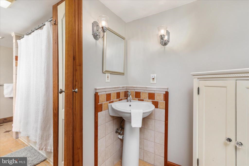 315 GANDER DR, LURAY, Virginia 22835, 4 Bedrooms Bedrooms, ,5 BathroomsBathrooms,Residential,315 GANDER DR,683260 MLS # 683260