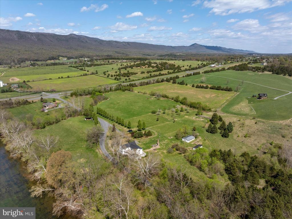 315 GANDER DR, LURAY, Virginia 22835, 4 Bedrooms Bedrooms, ,5 BathroomsBathrooms,Residential,315 GANDER DR,683260 MLS # 683260
