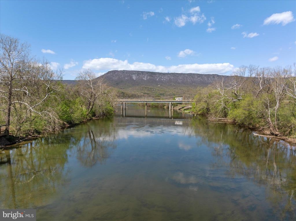 315 GANDER DR, LURAY, Virginia 22835, 4 Bedrooms Bedrooms, ,5 BathroomsBathrooms,Residential,315 GANDER DR,683260 MLS # 683260