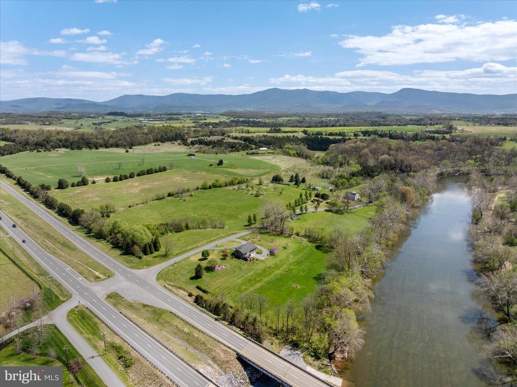 315 GANDER DR, LURAY, Virginia 22835, 4 Bedrooms Bedrooms, ,5 BathroomsBathrooms,Residential,315 GANDER DR,683260 MLS # 683260