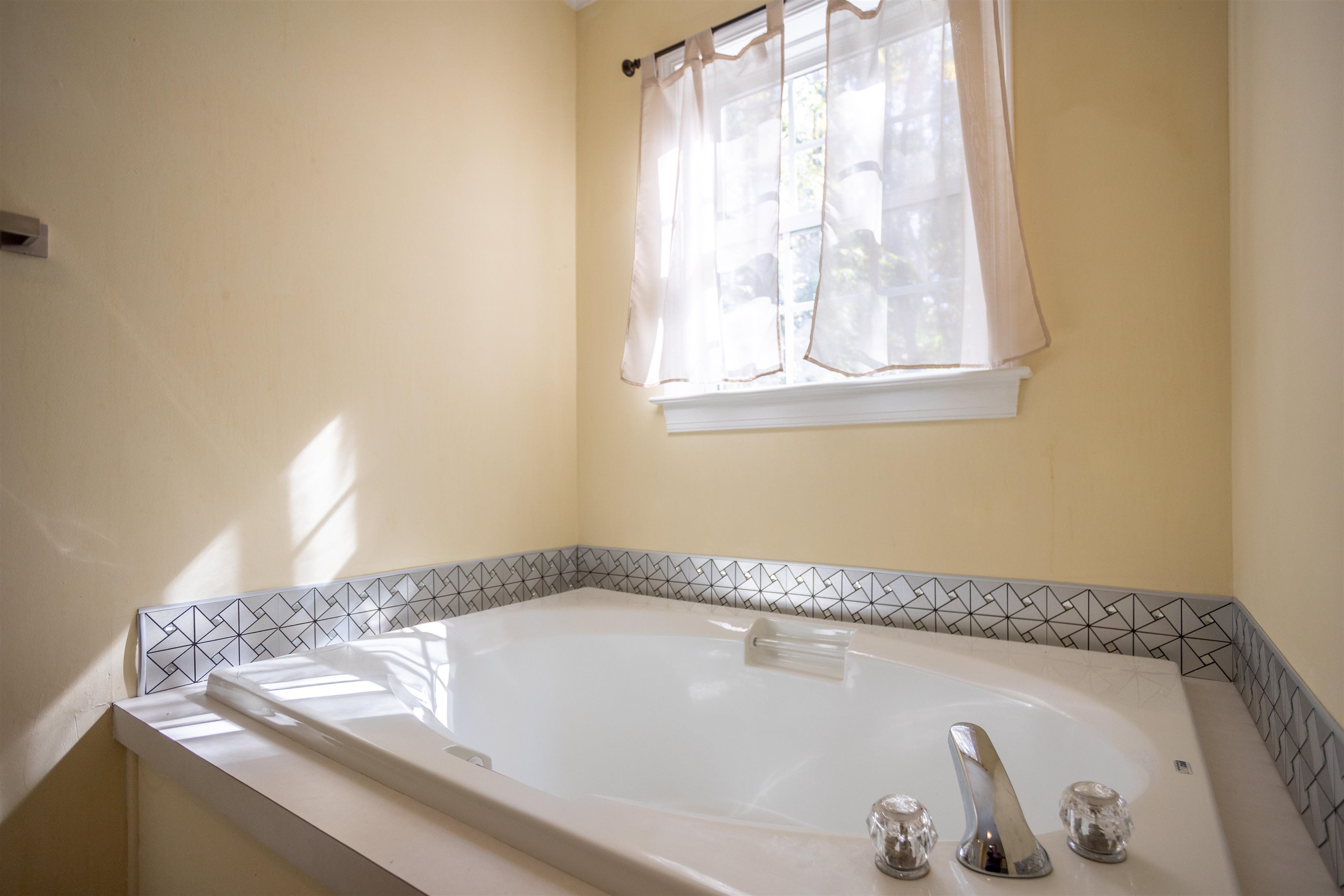 274 RHODODENDRON CT, MCGAHEYSVILLE, Virginia 22840, 4 Bedrooms Bedrooms, ,3 BathroomsBathrooms,Residential,274 RHODODENDRON CT,683264 MLS # 683264
