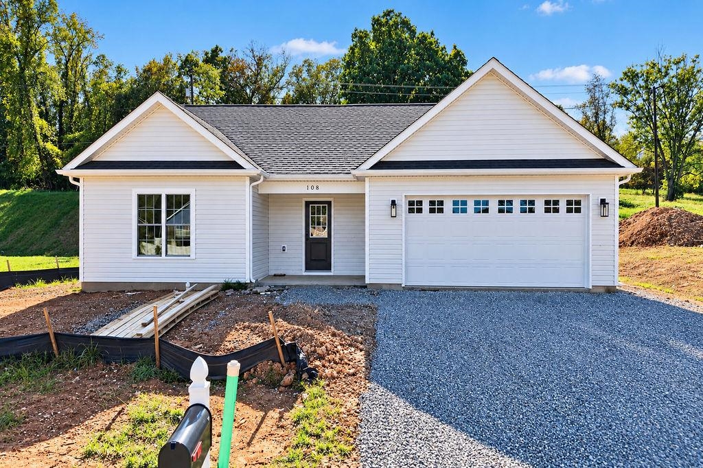 108 BROOK GLEN LN, STAUNTON, Virginia 24401, 3 Bedrooms Bedrooms, ,2 BathroomsBathrooms,Residential,108 BROOK GLEN LN,683275 MLS # 683275