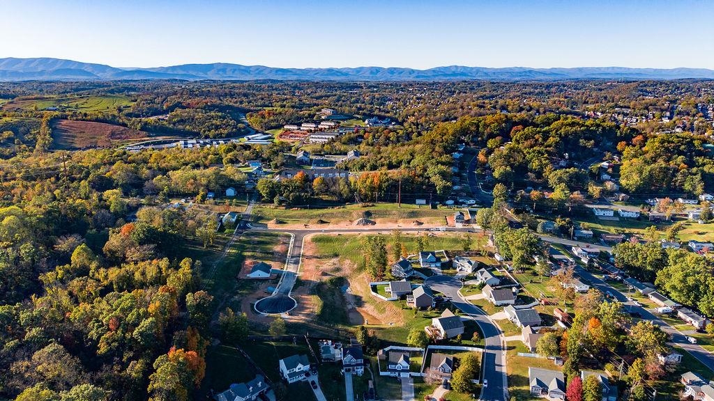108 BROOK GLEN LN, STAUNTON, Virginia 24401, 3 Bedrooms Bedrooms, ,2 BathroomsBathrooms,Residential,108 BROOK GLEN LN,683275 MLS # 683275