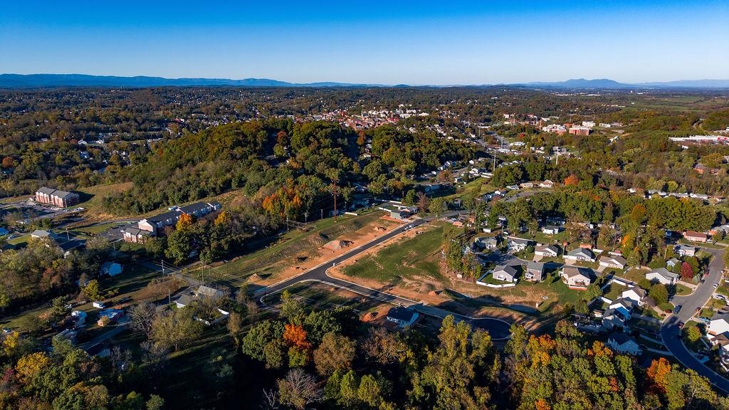 903 FISHER CIR, STAUNTON, Virginia 24401, 3 Bedrooms Bedrooms, ,2 BathroomsBathrooms,Residential,903 FISHER CIR,683276 MLS # 683276 903 FISHER CIR, STAUNTON, Virginia 24401, 3 Bedrooms Bedrooms, ,2 BathroomsBathrooms,Residential,903 FISHER CIR,683276 MLS # 683276