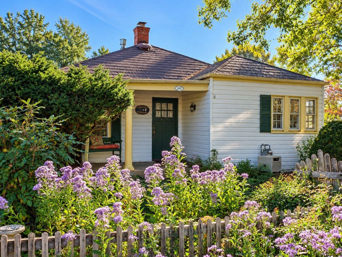 341 N MADISON ST, STAUNTON, Virginia 24401, 2 Bedrooms Bedrooms, ,1 BathroomBathrooms,Residential,Hilltop Cottage,341 N MADISON ST,683279 MLS # 683279