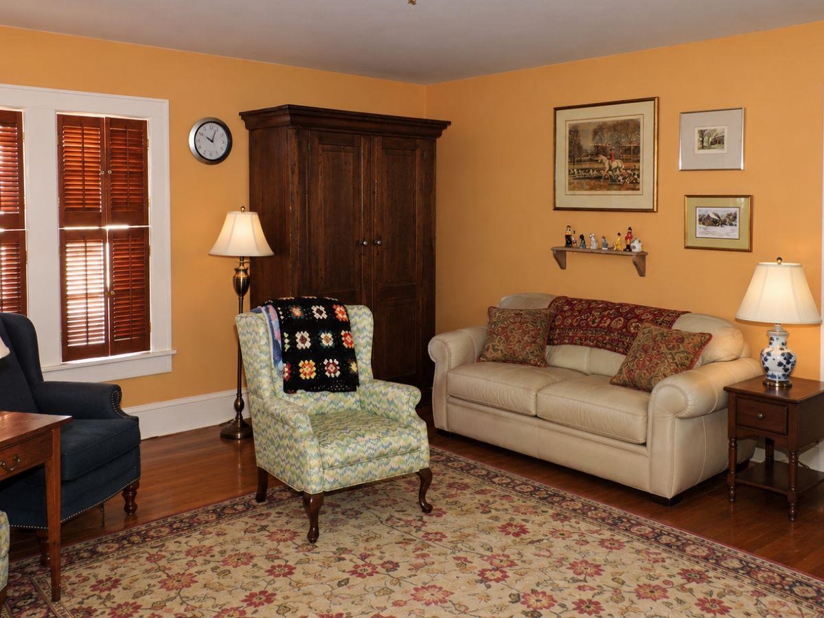 341 N MADISON ST, STAUNTON, Virginia 24401, 2 Bedrooms Bedrooms, ,1 BathroomBathrooms,Residential,Hilltop Cottage,341 N MADISON ST,683279 MLS # 683279