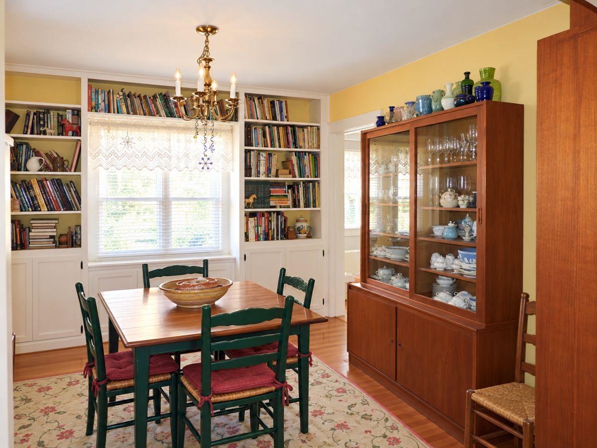341 N MADISON ST, STAUNTON, Virginia 24401, 2 Bedrooms Bedrooms, ,1 BathroomBathrooms,Residential,Hilltop Cottage,341 N MADISON ST,683279 MLS # 683279