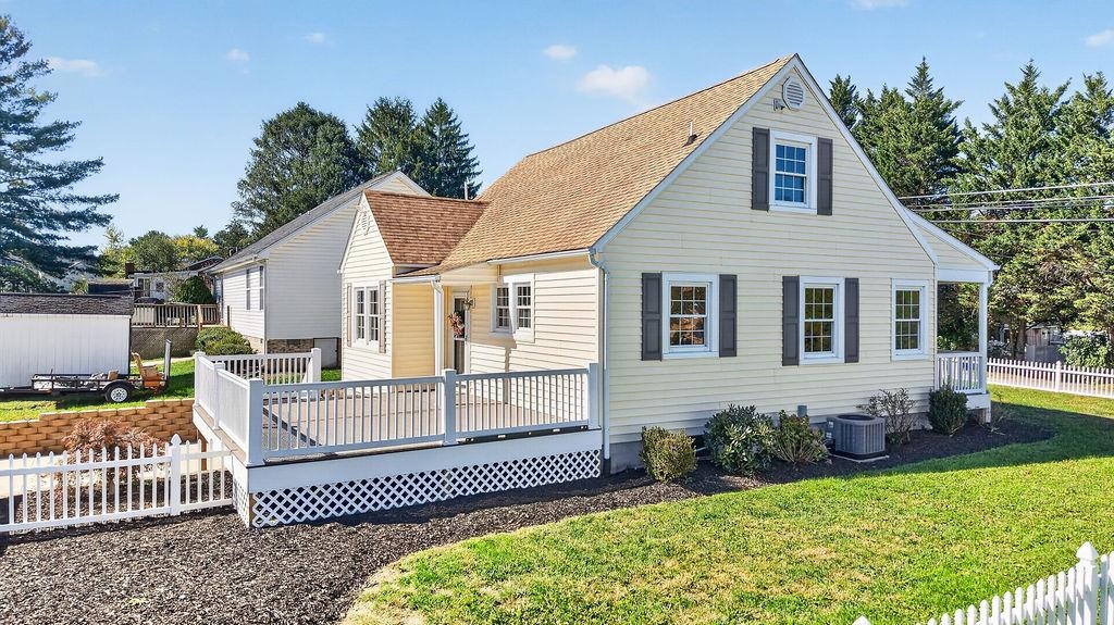 1516 LYNDHURST RD, WAYNESBORO, Virginia 22980, 3 Bedrooms Bedrooms, ,2 BathroomsBathrooms,Residential,1516 LYNDHURST RD,683283 MLS # 683283 1516 LYNDHURST RD, WAYNESBORO, Virginia 22980, 3 Bedrooms Bedrooms, ,2 BathroomsBathrooms,Residential,1516 LYNDHURST RD,683283 MLS # 683283
