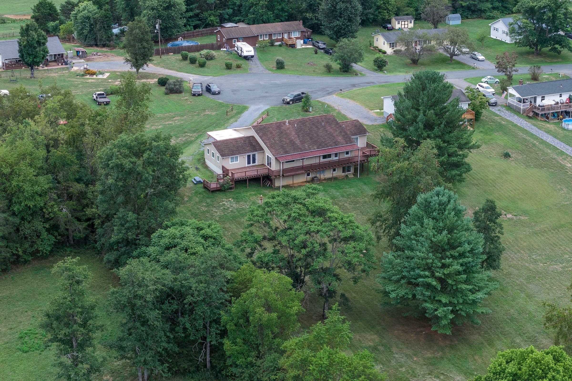 This spacious 3-bed/4-bath home offers more than 3,450 sq ft of versatile living space. This spacious 3-bed/4-bath home offers more than 3,450 sq ft of versatile living space.