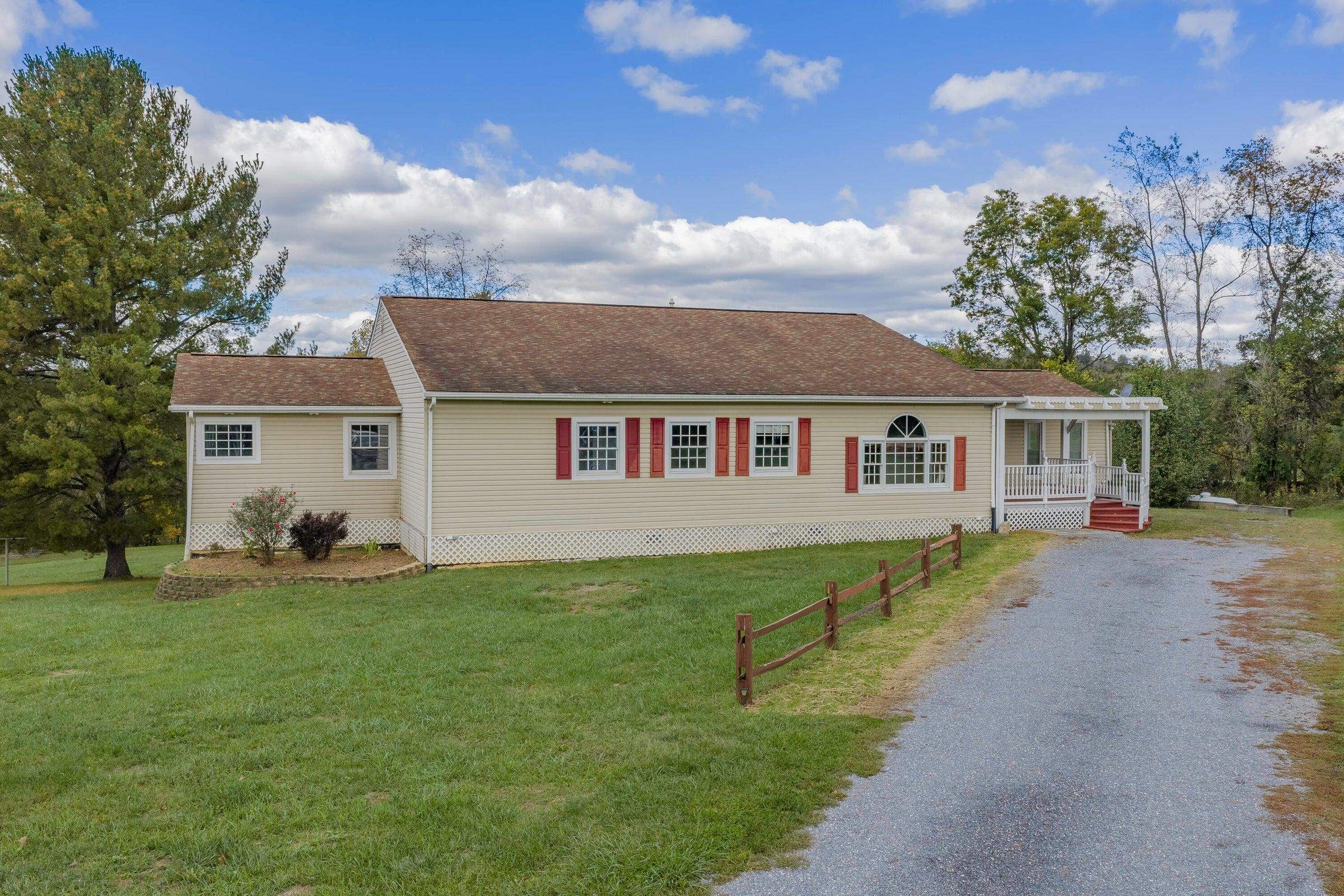 149 APPALACHIAN RISE, LEXINGTON, Virginia 24450, 3 Bedrooms Bedrooms, ,4 BathroomsBathrooms,Residential,149 Appalachian Rise Lexington, VA 24450,149 APPALACHIAN RISE,683284 MLS # 683284 149 APPALACHIAN RISE, LEXINGTON, Virginia 24450, 3 Bedrooms Bedrooms, ,4 BathroomsBathrooms,Residential,149 Appalachian Rise Lexington, VA 24450,149 APPALACHIAN RISE,683284 MLS # 683284
