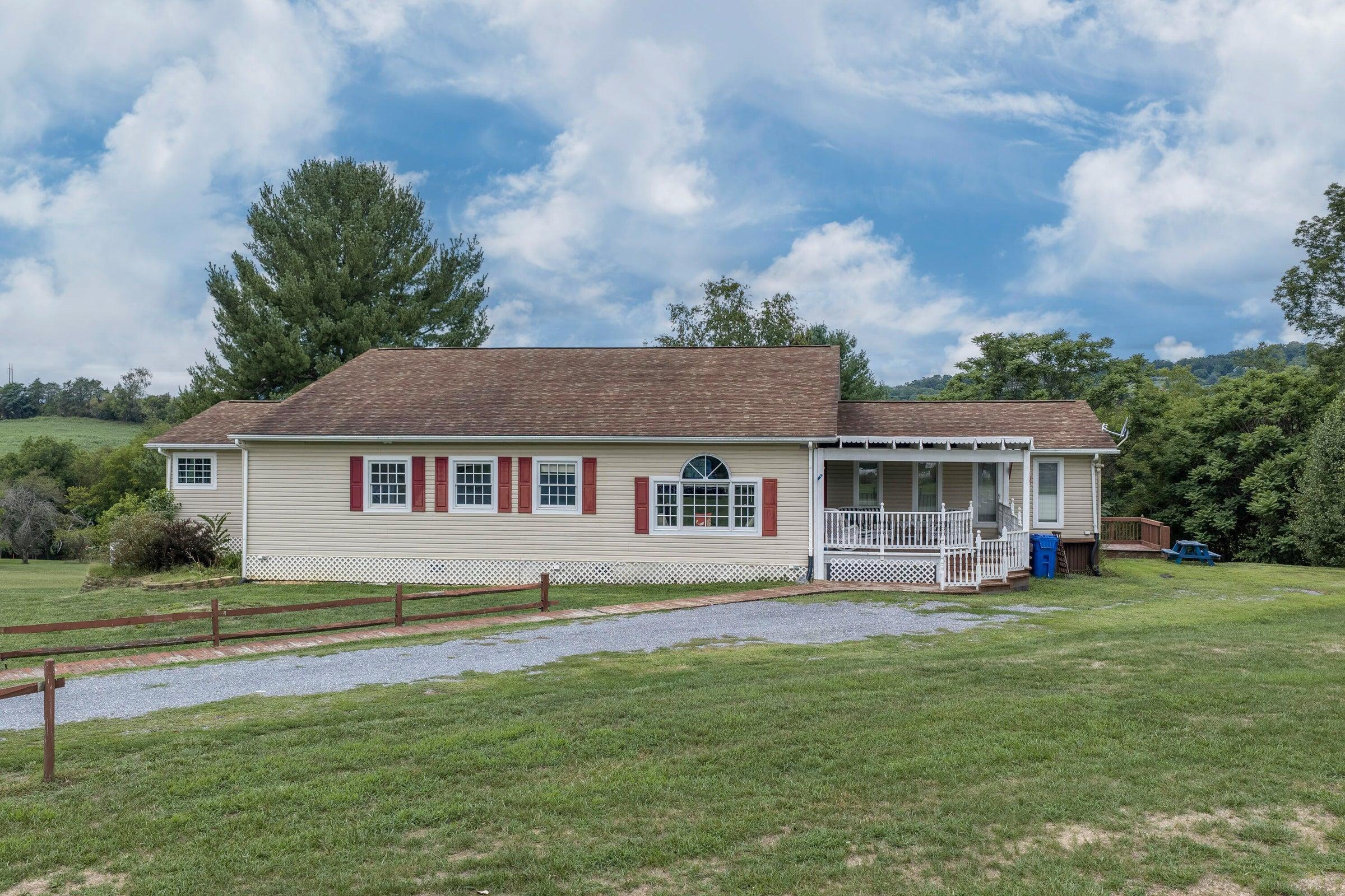 149 APPALACHIAN RISE, LEXINGTON, Virginia 24450, 3 Bedrooms Bedrooms, ,4 BathroomsBathrooms,Residential,149 Appalachian Rise Lexington, VA 24450,149 APPALACHIAN RISE,683284 MLS # 683284 149 APPALACHIAN RISE, LEXINGTON, Virginia 24450, 3 Bedrooms Bedrooms, ,4 BathroomsBathrooms,Residential,149 Appalachian Rise Lexington, VA 24450,149 APPALACHIAN RISE,683284 MLS # 683284