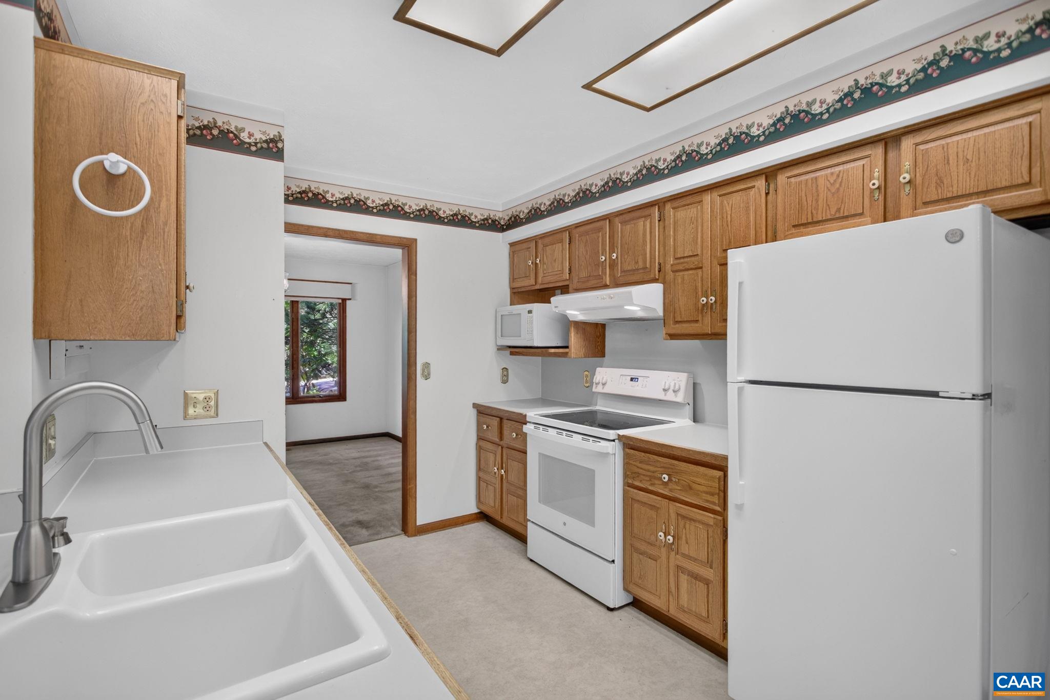 1156 SPRINGFIELD DR, HARRISONBURG, Virginia 22801, 3 Bedrooms Bedrooms, ,3 BathroomsBathrooms,Residential,1156 SPRINGFIELD DR,683289 MLS # 683289 1156 SPRINGFIELD DR, HARRISONBURG, Virginia 22801, 3 Bedrooms Bedrooms, ,3 BathroomsBathrooms,Residential,1156 SPRINGFIELD DR,683289 MLS # 683289