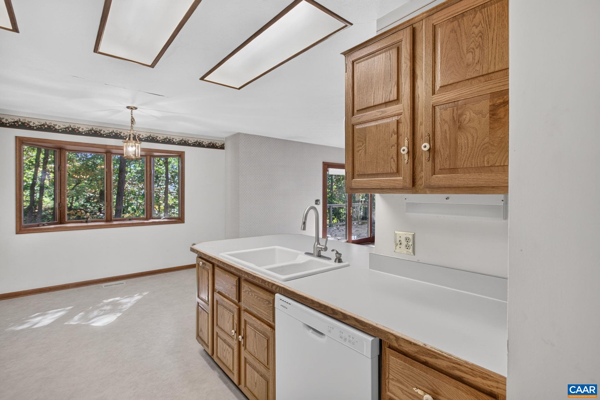 1156 SPRINGFIELD DR, HARRISONBURG, Virginia 22801, 3 Bedrooms Bedrooms, ,3 BathroomsBathrooms,Residential,1156 SPRINGFIELD DR,683289 MLS # 683289 1156 SPRINGFIELD DR, HARRISONBURG, Virginia 22801, 3 Bedrooms Bedrooms, ,3 BathroomsBathrooms,Residential,1156 SPRINGFIELD DR,683289 MLS # 683289