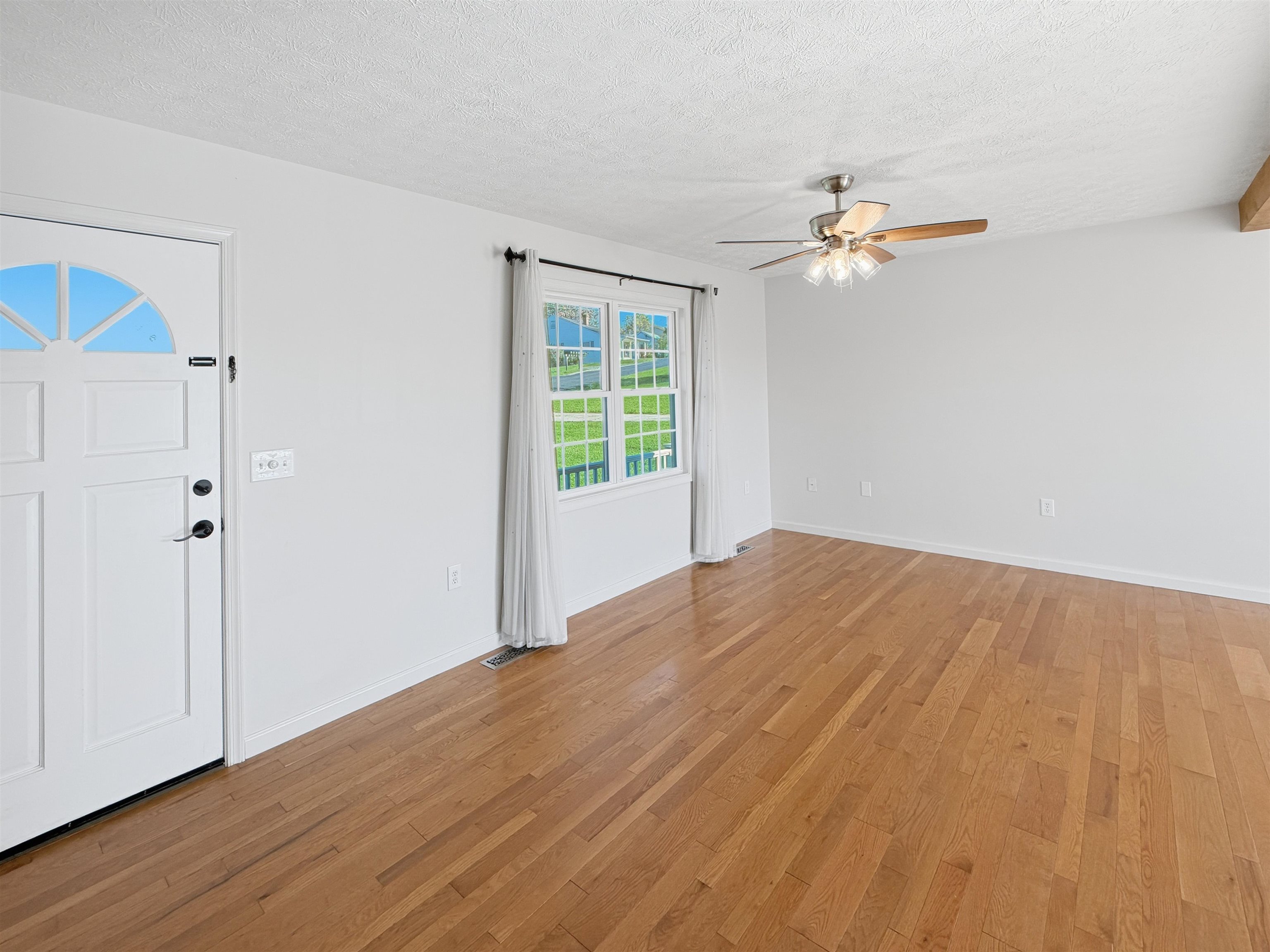 160 GREENVIEW DR, STAUNTON, Virginia 24401, 4 Bedrooms Bedrooms, ,3 BathroomsBathrooms,Residential,160 GREENVIEW DR,683291 MLS # 683291