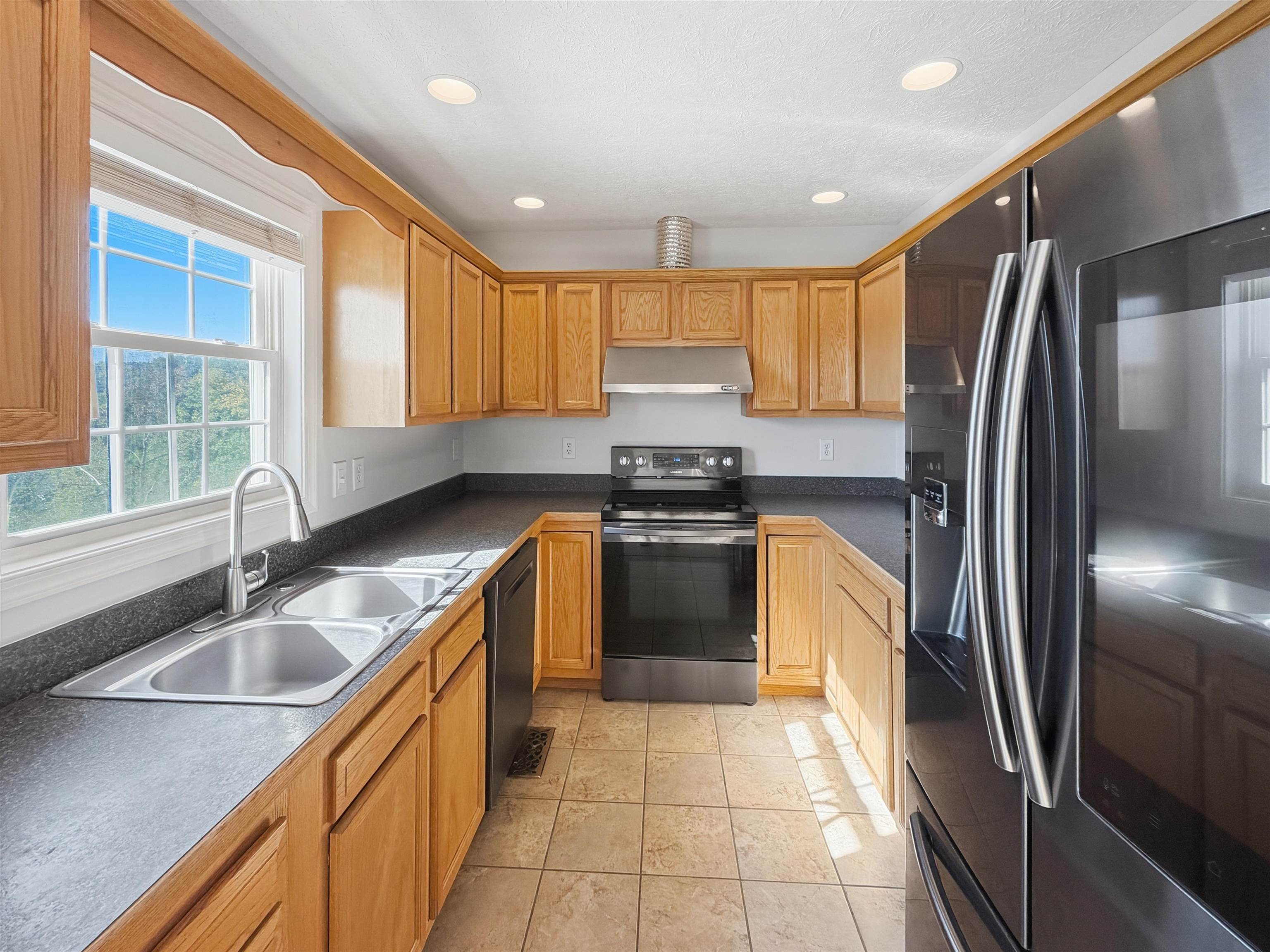 160 GREENVIEW DR, STAUNTON, Virginia 24401, 4 Bedrooms Bedrooms, ,3 BathroomsBathrooms,Residential,160 GREENVIEW DR,683291 MLS # 683291