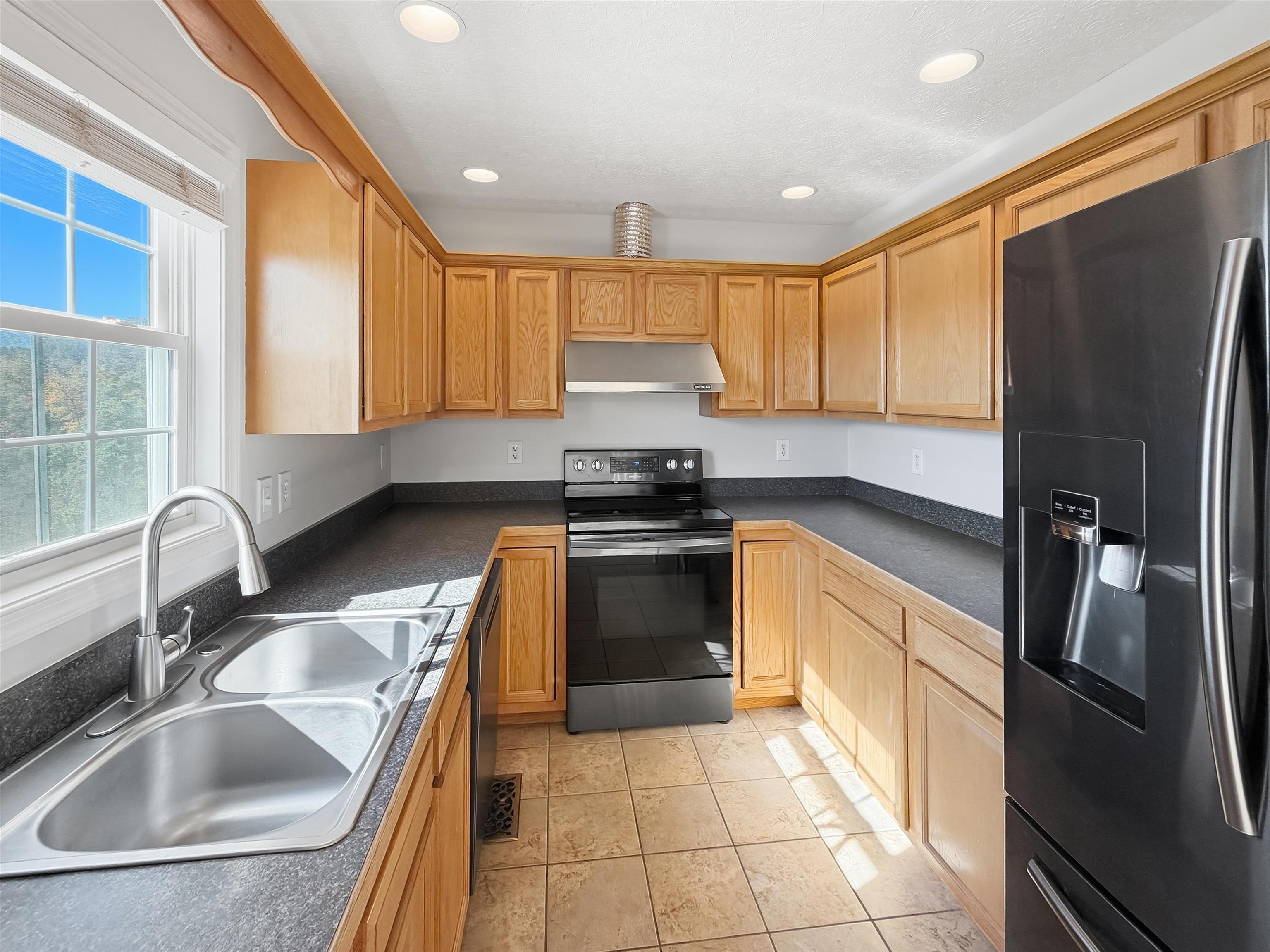 160 GREENVIEW DR, STAUNTON, Virginia 24401, 4 Bedrooms Bedrooms, ,3 BathroomsBathrooms,Residential,160 GREENVIEW DR,683291 MLS # 683291