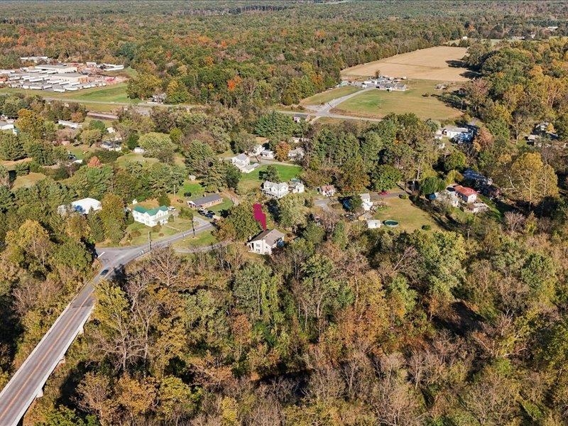 1569 PATTERSON MILL RD, GROTTOES, Virginia 24441, 4 Bedrooms Bedrooms, ,3 BathroomsBathrooms,Residential,1569 PATTERSON MILL RD,683292 MLS # 683292 1569 PATTERSON MILL RD, GROTTOES, Virginia 24441, 4 Bedrooms Bedrooms, ,3 BathroomsBathrooms,Residential,1569 PATTERSON MILL RD,683292 MLS # 683292