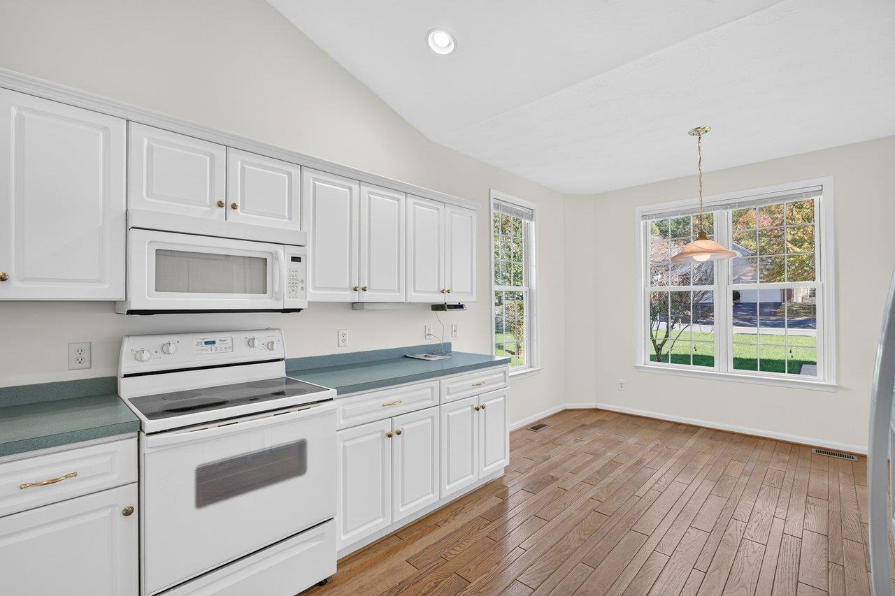 381 SPRING OAKS DR, ROCKINGHAM, Virginia 22801, 2 Bedrooms Bedrooms, ,2 BathroomsBathrooms,Residential,381 SPRING OAKS DR,683293 MLS # 683293 381 SPRING OAKS DR, ROCKINGHAM, Virginia 22801, 2 Bedrooms Bedrooms, ,2 BathroomsBathrooms,Residential,381 SPRING OAKS DR,683293 MLS # 683293