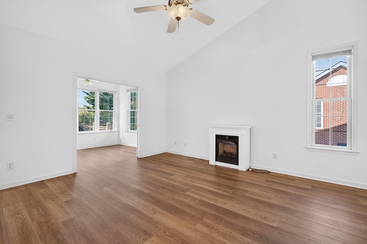 381 SPRING OAKS DR, ROCKINGHAM, Virginia 22801, 2 Bedrooms Bedrooms, ,2 BathroomsBathrooms,Residential,381 SPRING OAKS DR,683293 MLS # 683293 381 SPRING OAKS DR, ROCKINGHAM, Virginia 22801, 2 Bedrooms Bedrooms, ,2 BathroomsBathrooms,Residential,381 SPRING OAKS DR,683293 MLS # 683293