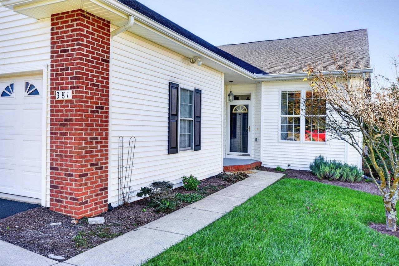 381 SPRING OAKS DR, ROCKINGHAM, Virginia 22801, 2 Bedrooms Bedrooms, ,2 BathroomsBathrooms,Residential,381 SPRING OAKS DR,683293 MLS # 683293 381 SPRING OAKS DR, ROCKINGHAM, Virginia 22801, 2 Bedrooms Bedrooms, ,2 BathroomsBathrooms,Residential,381 SPRING OAKS DR,683293 MLS # 683293