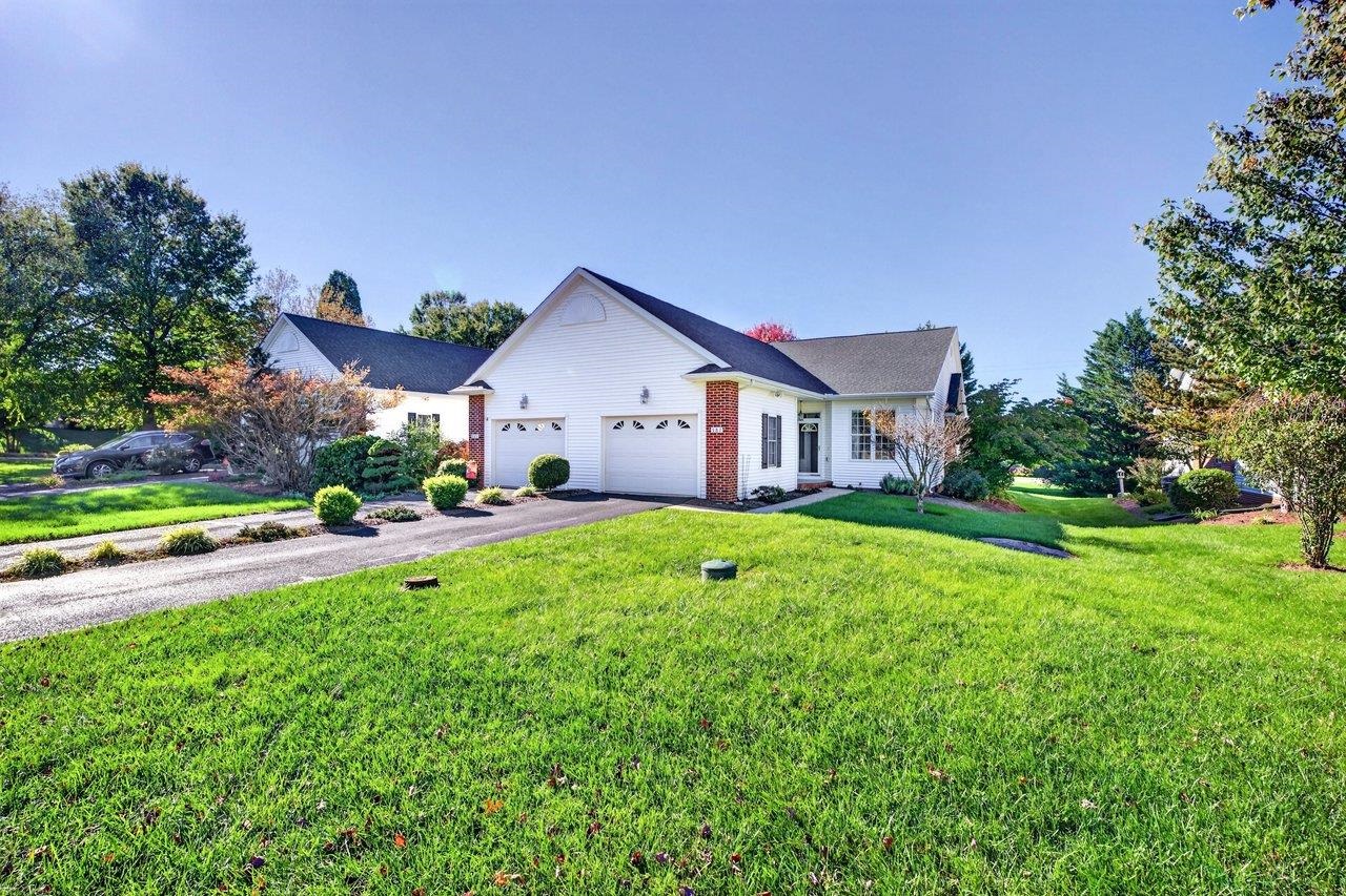 381 SPRING OAKS DR, ROCKINGHAM, Virginia 22801, 2 Bedrooms Bedrooms, ,2 BathroomsBathrooms,Residential,381 SPRING OAKS DR,683293 MLS # 683293 381 SPRING OAKS DR, ROCKINGHAM, Virginia 22801, 2 Bedrooms Bedrooms, ,2 BathroomsBathrooms,Residential,381 SPRING OAKS DR,683293 MLS # 683293