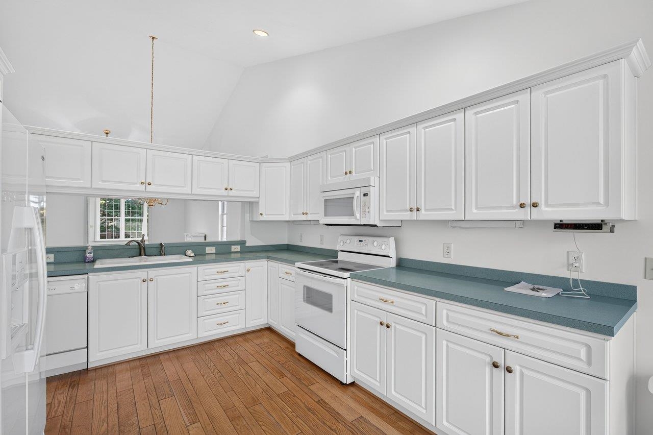 381 SPRING OAKS DR, ROCKINGHAM, Virginia 22801, 2 Bedrooms Bedrooms, ,2 BathroomsBathrooms,Residential,381 SPRING OAKS DR,683293 MLS # 683293 381 SPRING OAKS DR, ROCKINGHAM, Virginia 22801, 2 Bedrooms Bedrooms, ,2 BathroomsBathrooms,Residential,381 SPRING OAKS DR,683293 MLS # 683293
